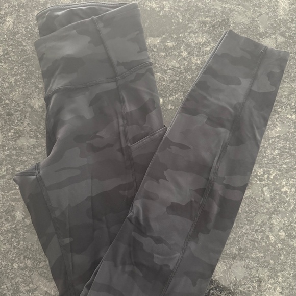 Lululemon Fast and Free High-Rise Tight 28" - Picture 12 of 14